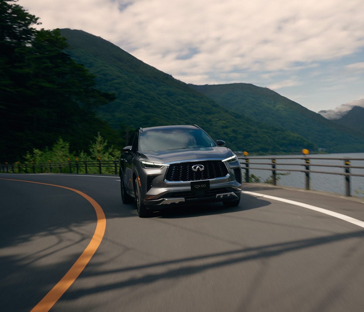 2024-infiniti-qx60-driving-gm-tech-d